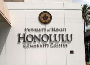 sign of 'University of Hawai'i Honolulu Community College' on wall