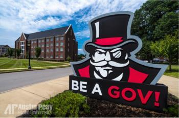 'Be a Gov!' sign with mascot and 'AP Austin Peay State University'